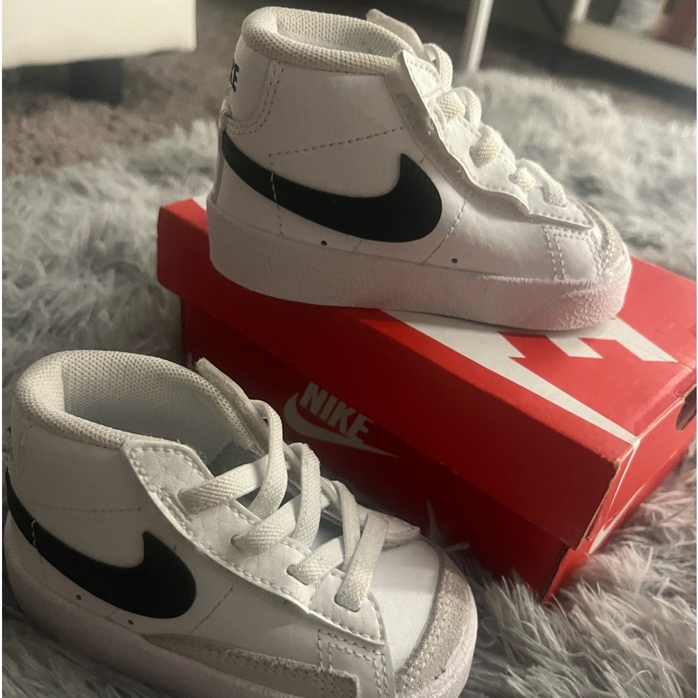 Nike blazers 4c